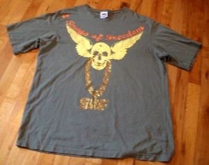 SOF~SONGS OF FREEDOM~2XL T-SHIRT~OLIVGRÜN~GEFLÜGELTER TOTENKOPF~GOLD NIETEN - Bild 1 von 4