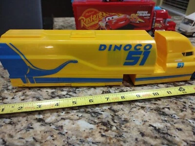 Camión semirremolque Disney Dinoco 51 y Jackson Storm Cars y coche modelo fundido a presión  Foto 1 de 4