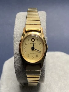 Vintage Timex Q K Cell Ladies Gold Tone Oval Analog Quartz Watch - Working - Picture 1 of 12