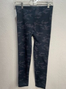 Spanx Womens Shapewear Black & Gray Camo Leggings XL Cropped 24" Inseam NWOT - Picture 1 of 4