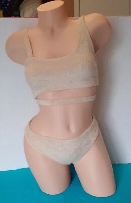 NUEVO CON ETIQUETAS Wolf & Whistle Bronceado Desnudo Gamuza Bikini Set 2 piezas Talla 32 D/DD y 4 Foto 1 de 4