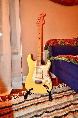 Fender Player II Stratocaster Maple Fingerboard Electric Guitar Polar White - Image 1 of 2