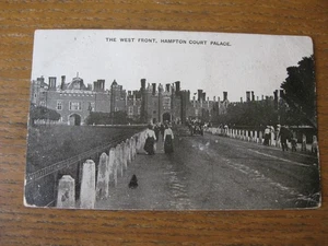 The West Front, Hampton Court Palace, Middlesex - Bild 1 von 1