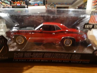 Coche fundido a presión Highway 61 rojo y negro 1970 Cuda AAR 1:18 SKU # 50468 Foto 1 de 4