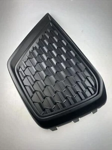 Original ventilation grille, AUDI A1 bumper from 2019 82A807682F9B9 - Picture 1 of 6