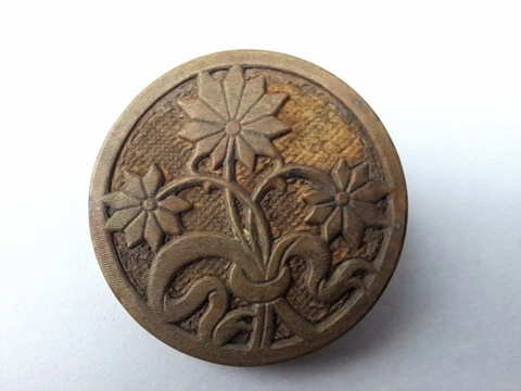 Vintage Large Victorian Picture Button Triple Flower Fabric Background AS IS Cover