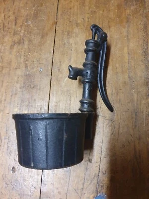 Cast Iron Toy Water Pump And Bucket - image 1 of 4