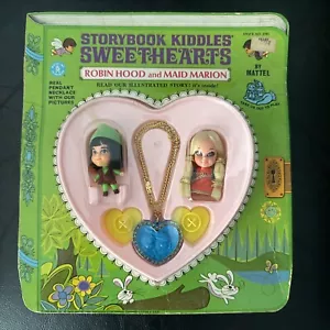 Libro di storie vintage Liddle Kiddle Sweethearts Robin Hood & Maid Marion bambola - Foto 1 di 13