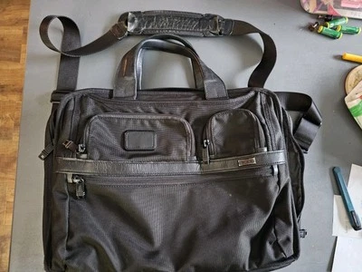 Tumi Alpha 2 EXPANDABLE ORGANIZER COMPUTER BRIEFCASE T-PASS Messenger Bag Black - Image 1 of 4