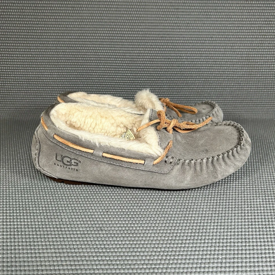 UGG Dakota Cuero Mocasín Mujer EE. UU. 9 Gris Puntera Slip On Shearling Zapatilla Foto 1 de 4