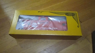 LIONEL NORFOLK & WESTERN EXTENDED VISION CABOOSE LIGHTED 6-6900! - Image 1 of 3