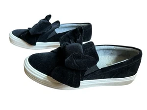 NINE WEST Black Fabric Slip on Sneaker bow women’s Size 7M Velvet GUC - Picture 1 of 5