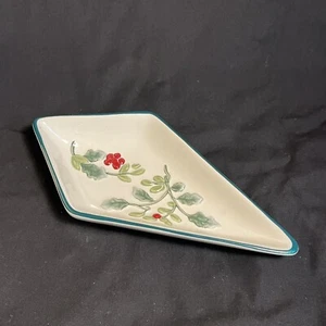 Pfaltzgraff WINTERBERRY Piece For Star-Shaped RELISH SET Candy Nuts (2 Berry) - Afbeelding 1 van 18
