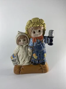 VINTAGE HAND PAINTED SCARECROW GHOST CERAMIC FIGURINE TRICK OR TREAT HALLOWEEN - Picture 1 of 5