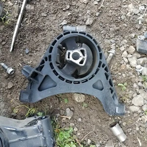 Saab 9-5  2010-2011  NG   motor mount transmission mount . 4Cyl eng - Picture 1 of 1