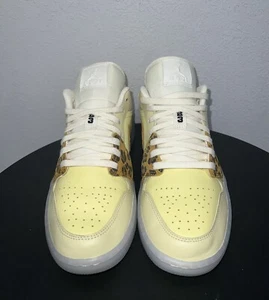 Größe 10,5 W/9 M - Air Jordan 1 Low SNKRS Day  - Bild 1 von 6