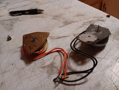  Tocadiscos Acoustic Research AR 2 motores tipo motor sin probar  Foto 1 de 4