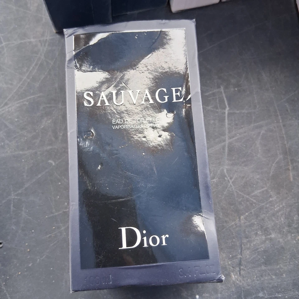 Dior Sauvage Toilette Perfume 100 ml Eau de Toilette Caixa Danificada - Imagem 1 de 1