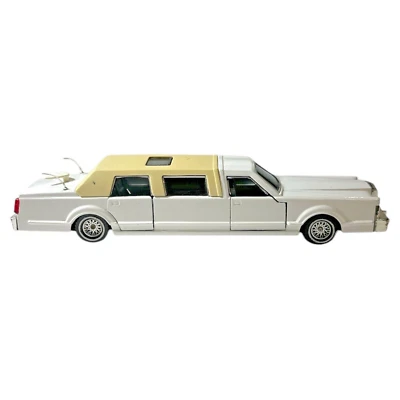 Majorette Vintage 3045 stretch limousine opening doors sunroof opens 1:32 - Image 1 of 4