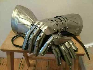 18 gauge Medieval Knights' Gauntlets Perfect Armour Gloves for Historical Hallow - Picture 1 of 3