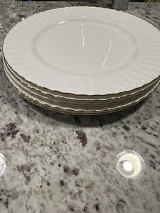 Vtg ROYAL ALBERT BONE CHINA "VAL D'OR" WHITE GOLD TRIM 6 Pc Dinner 🍽️ Plate - Picture 1 of 7