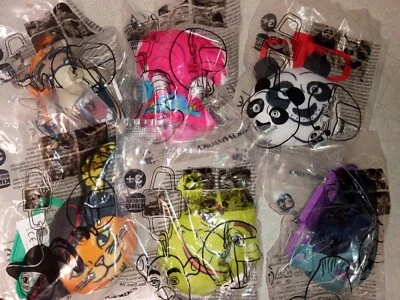 JUEGO COMPLETO** 2025 BK DreamWorks Niños Comida Juguete TROLLS + BOTAS PUSS N + PO + SHREK Foto 1 de 4