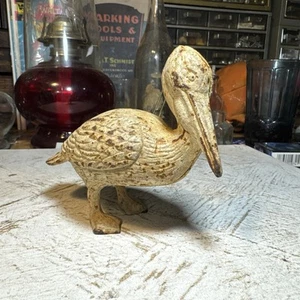 Antike Pelikan Statue aus Gusseisen Originallack - Bild 1 von 9