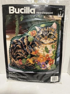 Kit de almohada Bucilla Needlepoint Garden Tabby Cat 1994 13"x10" #4684 - Imagen 1 de 5
