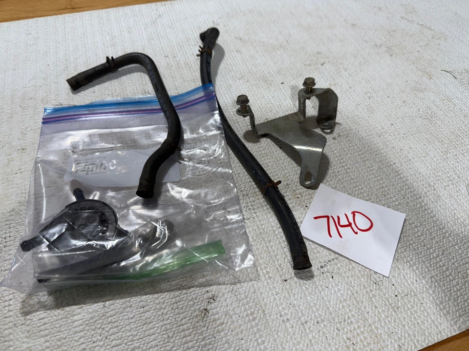 808656 BRIGGS & STRATTON ENGINE FUEL PUMP 691039, 791744, 791881, 691108 (#7140) - Image 1 of 1