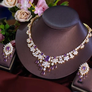 Elegante conjunto de joyas collar pendientes colgantes cuadrados púrpura circonita cúbica chapados en oro de 18k - Imagen 1 de 7