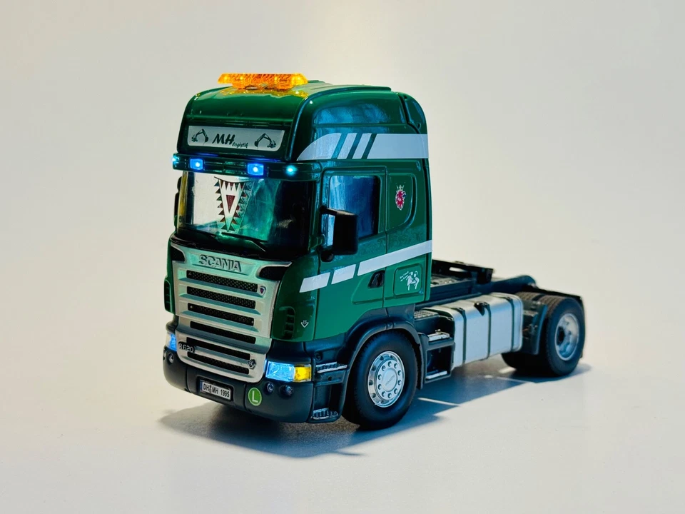 SIKU Control Scania Umbau lackiert beleuchtet beschriftet NEUER ANTRIEB u. SERVO - Bild 1 von 4