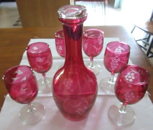 JARRA DE ARÁNDANOS Y SEIS VASOS DISEÑO UVA COMO NUEVA - Imagen 1 de 11