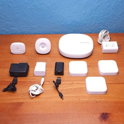 Samsung 3rd Gen SmartThings Hub With Power Cable and Extras - Image 1 of 4