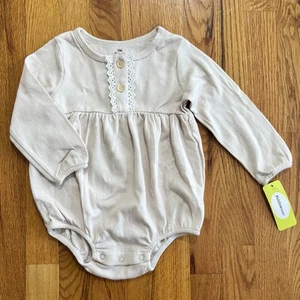 Kiddiezoom Baby Girls 1-Piece Bodysuit Size 18 Month Long Sleeve Snaps Beige NWT - Picture 1 of 6