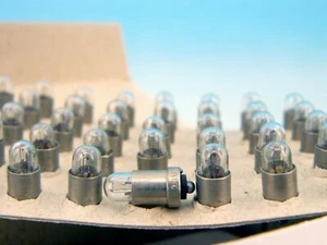 400 x SM28-1.5 28V 1.5W  Soviet Military Miniature Aircraft light bulb  tube NEB - Picture 1 of 2