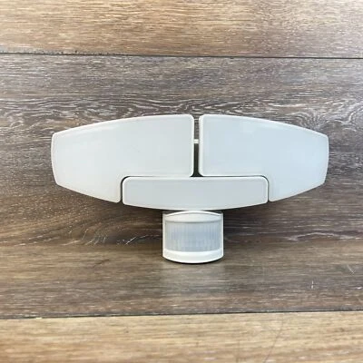 Luz LED de seguridad Sunforce 1900548 blanca triple cabezal alimentada por energía solar 1500 lúmenes Foto 1 de 4