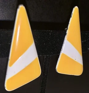 Vintage Yellow & White Enamel Retro Geometric Clip-On Earrings - Picture 1 of 14