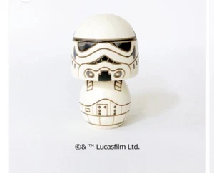 Bambole Kokeshi Usaburo Giapponese Star Wars Stormtrooper Artigianato Tradizionale Giapponese - Foto 1 di 6
