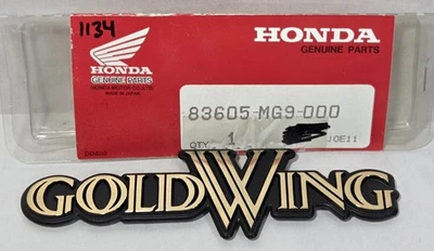 NUEVO 1980-87 Honda GL 1100 1200 Goldwing cubierta lateral insignia emblema A 83605-MG9-000 Foto 1 de 2