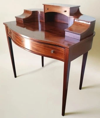 1930s English Edwardian Mahogany Serpentine Ladies Writing Desk Table Bow Front - Image 1 of 4