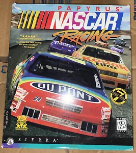 Papyrus Vintage NASCAR Racing PC Gioco CD-ROM e Track Pack CD-ROM Big Box Buon Disco - Foto 1 di 14