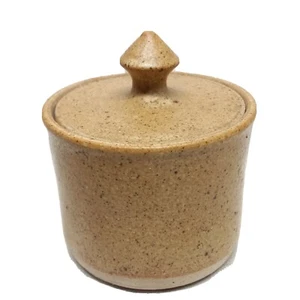Jonathan Kesler Pottery Ohio Small Tan Crock With Lid Signed MCM - Picture 1 of 6