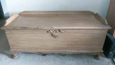 Vintage Aromatic Cedar Chest Bench Cavalier Ornate Design Key included Cover