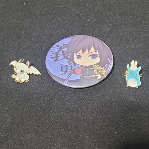 Lot Of 3 Anime Pins - Picture 1 of 2