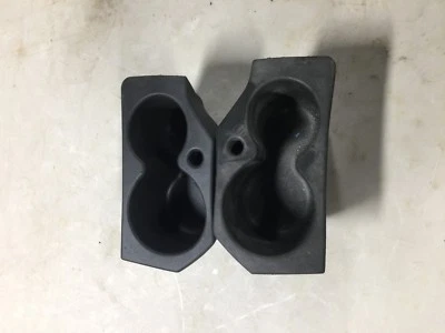  2009-2018 Dodge Ram 1500-3500 Painel de Porta SUPORTE DE COPO DE ESPUMA Conjunto de Inserção OEM Mopar - Imagem 1 de 2