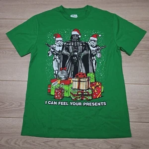 New Star Wars Men’s Large Green Christmas Graphic T-Shirt Feel Presents NWT - Picture 1 of 3