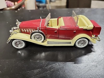1932 Burgundy Convertible Cadillac Phaeton size 1:32 Signature Models - Image 1 of 2