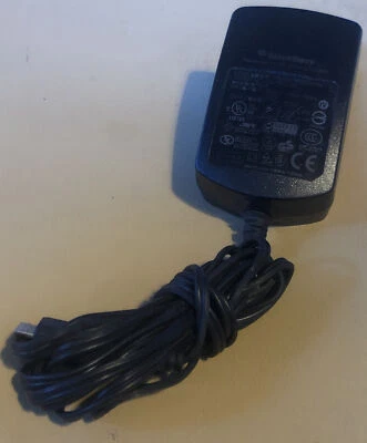 Cargador de pared micro USB genuino BlackBerry PSMO4R-050CW1(M) HDW-17957-003 700mA Foto 1 de 3