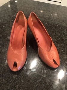Bottega Veneta Salmon Color Wedges Shoes Size 9 1/2 "Peek A Boo" Toe Beautiful!! - Picture 1 of 11