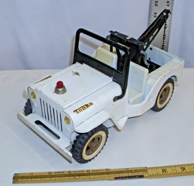 TONKA AA WRECKER TOW TRUCK JEEP STEEL TOY 1969 IN WHITE 2435 - Image 1 of 4